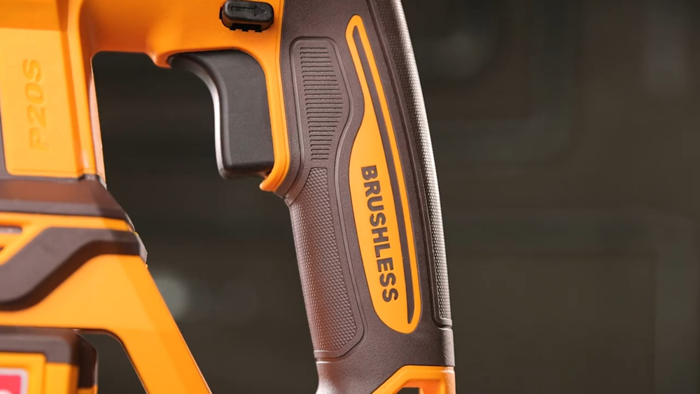Аккумуляторный бесщеточный перфоратор SDS-Plus INGCO CRHLI212282 INDUSTRIAL 20 В 2 Дж 2x4 Ач