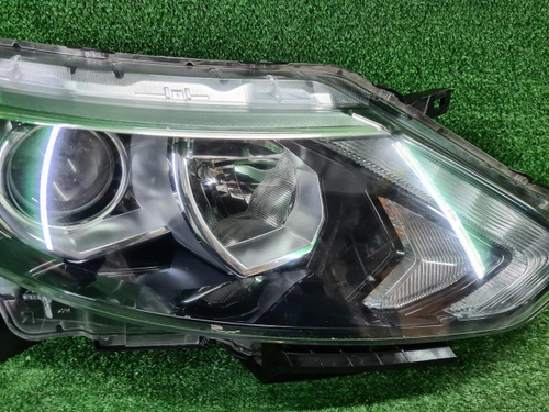 Битая Фара правая Nissan Qashqai J11 (2013-2019) галоген
