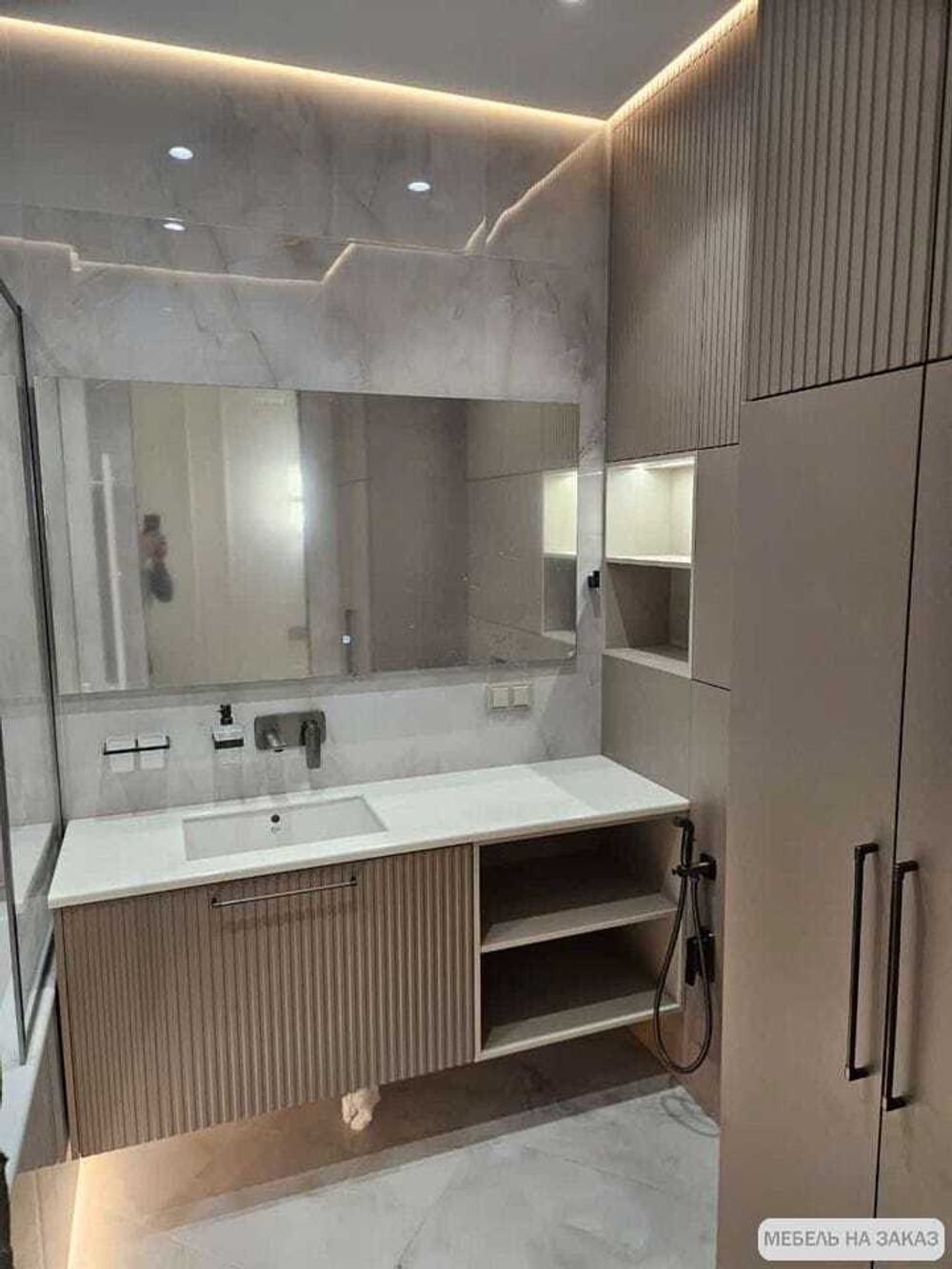 Шкаф и тумба в ванную на заказ