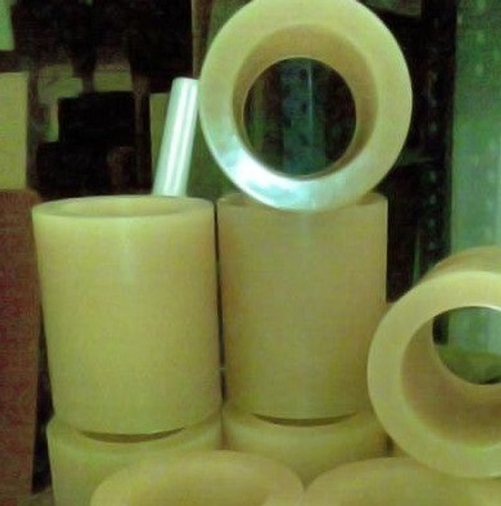 Втулка капролоновая