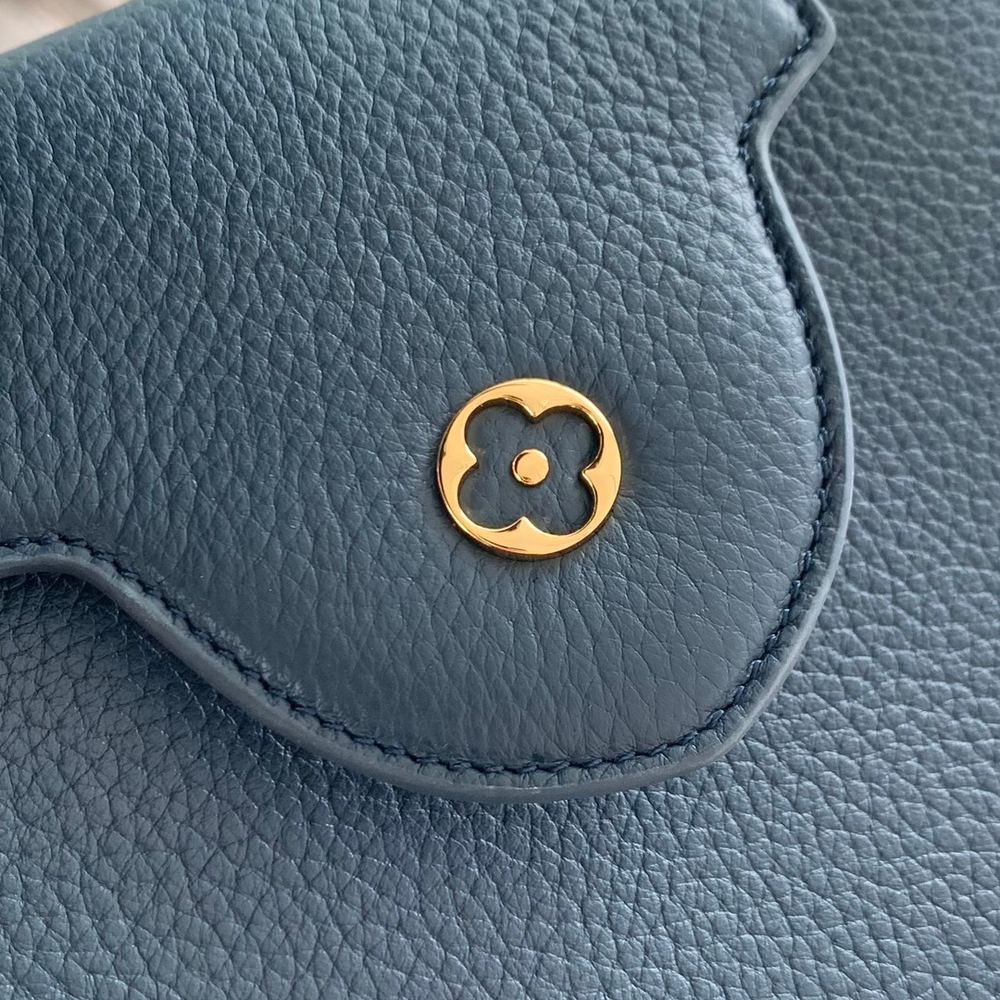 Louis Vuitton Capucines Mini