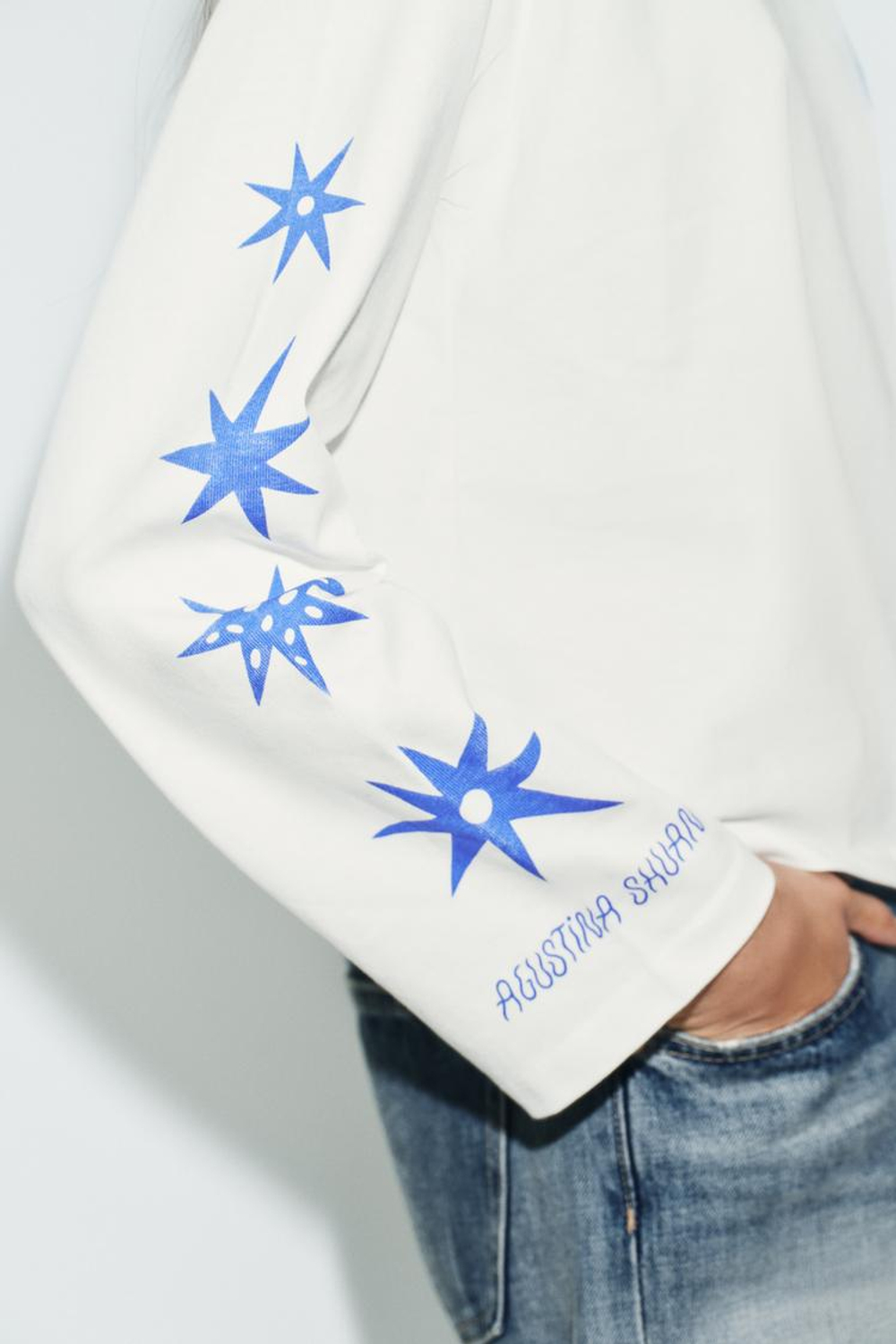 ZARA ФУТБОЛКА С ДЛИННЫМИ РУКАВАМИ С ПРИНТОМ AGUSTINA SHUAN, БЕЛЫЙ