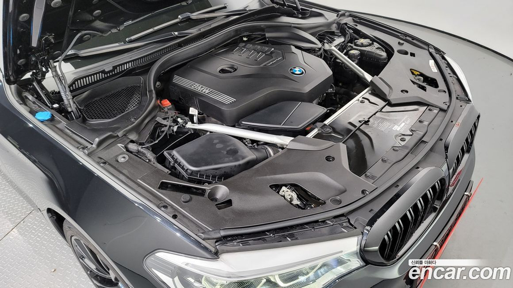 BMW 5 Series (G30) 520i Luxury (02.2020)