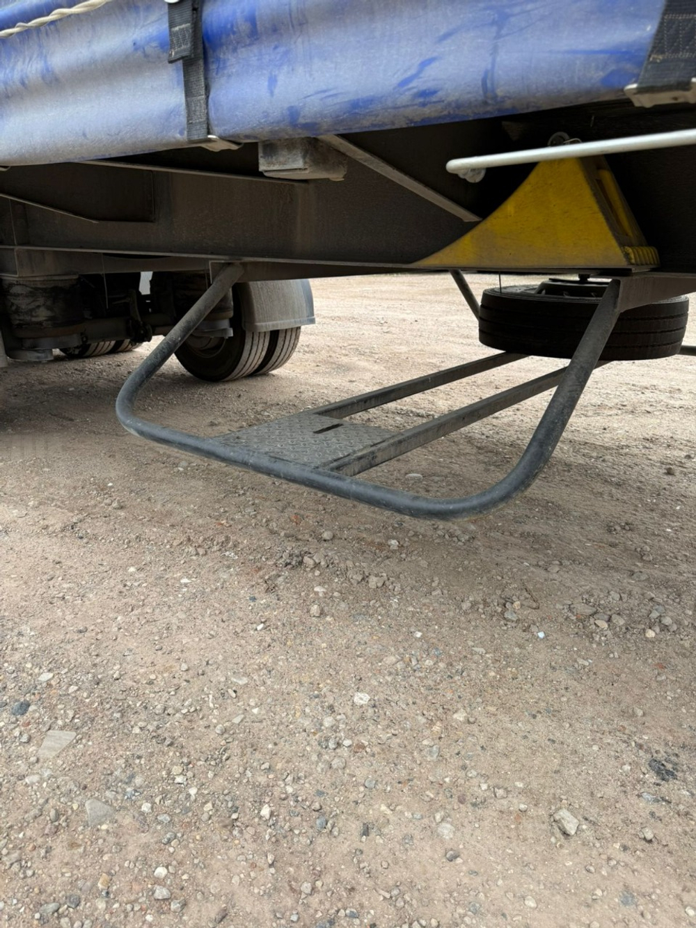 СПЕЦМАШ 8490* Полуприцеп шторный 8490С1