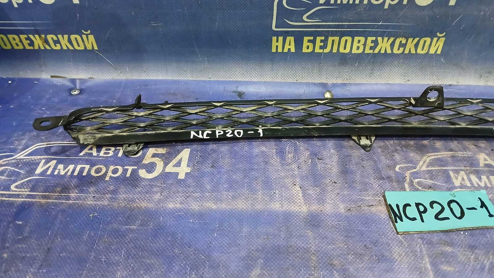 Решетка радиатора TOYOTA FUNCARGO 2000