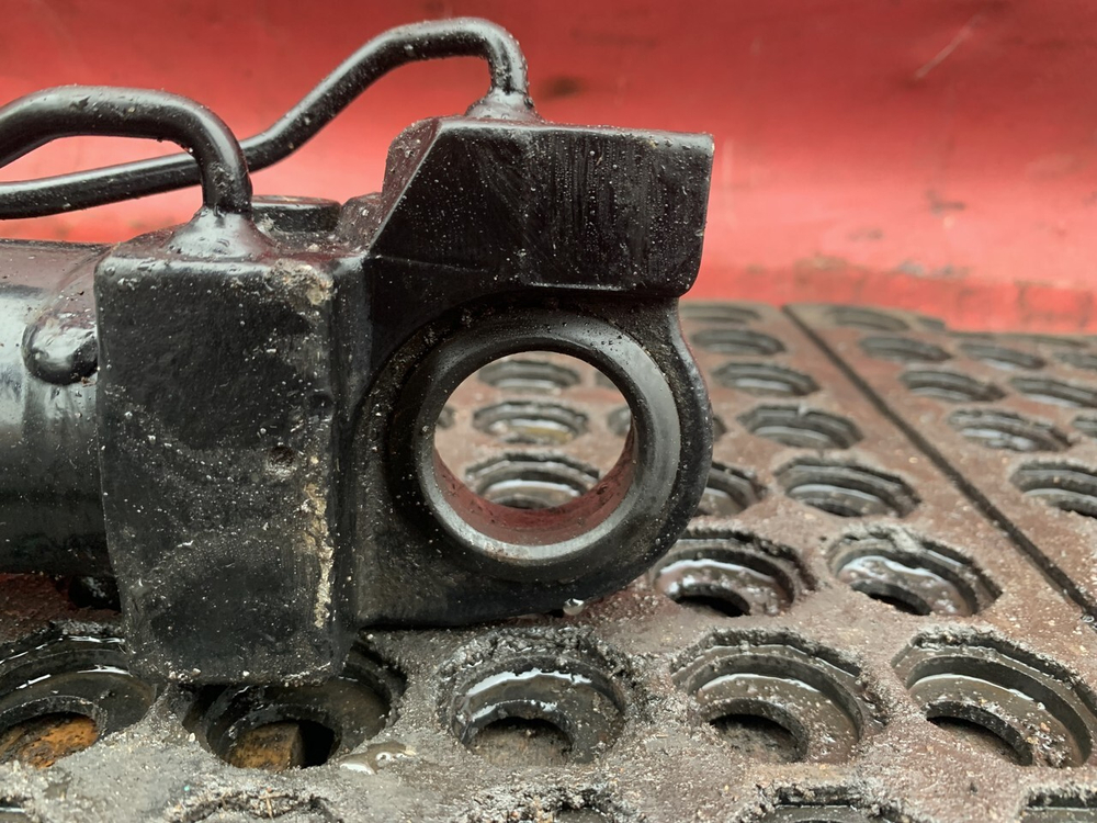 Цилиндр подъема кабины 2017г.