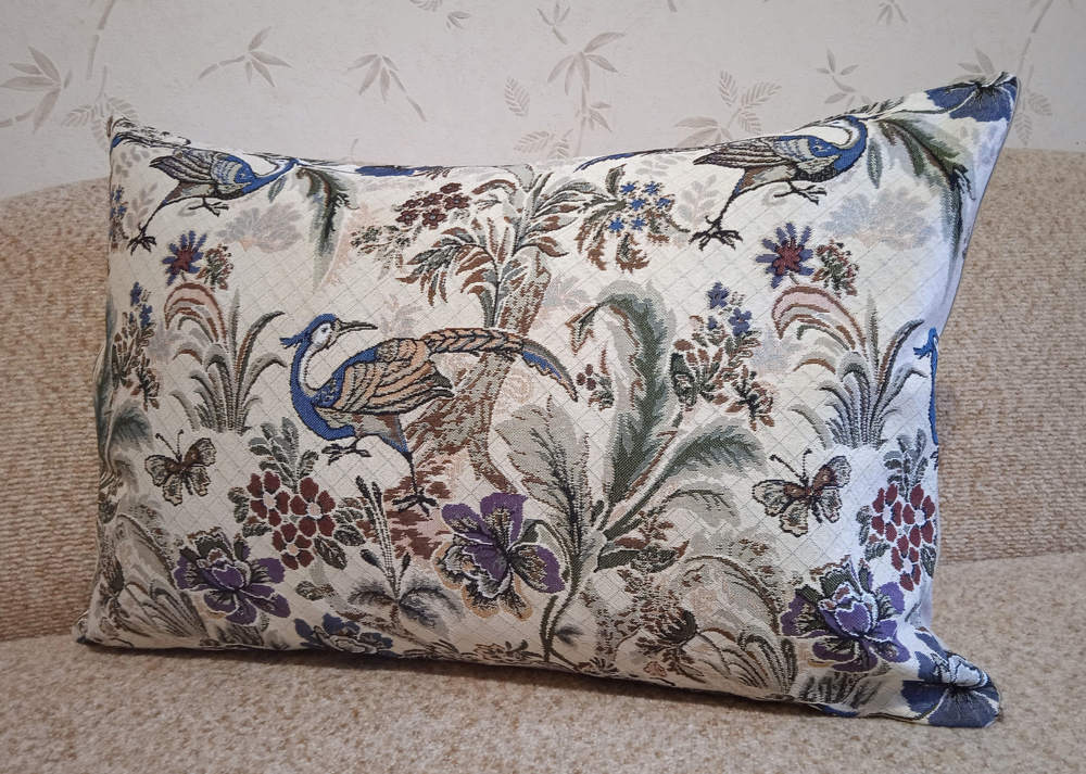 Декоративная гобеленовая наволочка для интерьерной подушки Птица дивная 68х47