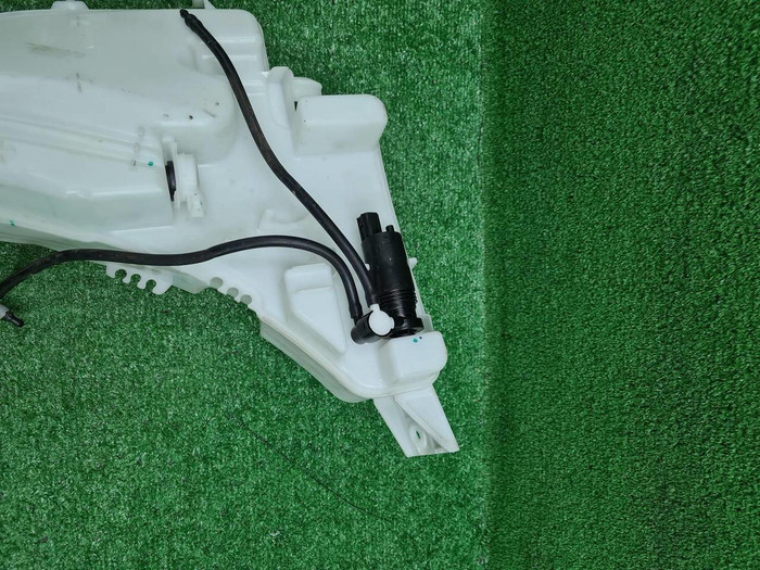 Бачок омывателя Land-Rover Discovery Sport (19-нв)