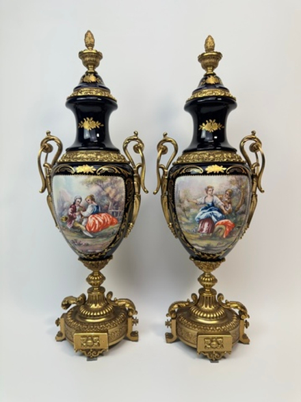 Парные вазы в стиле Севр