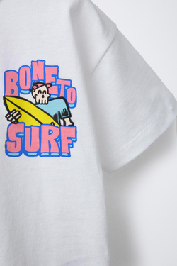 ZARA ФУТБОЛКА С ПРИНТОМ «СЕРФИНГ», БЕЛЫЙ