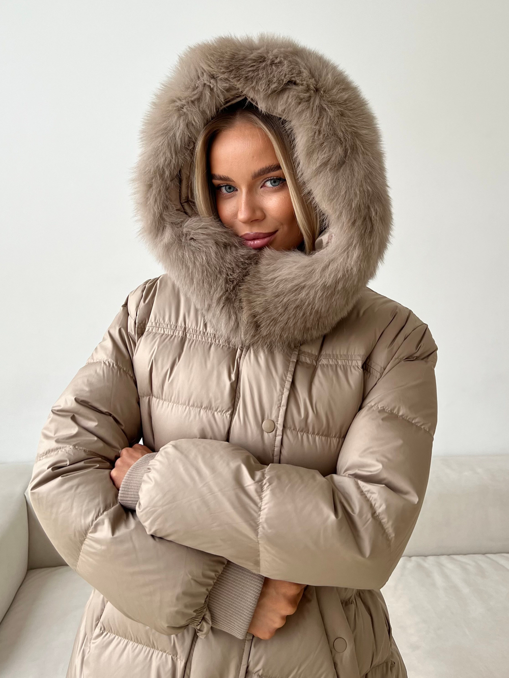 Пуховик Fresh миди с поясом песочный