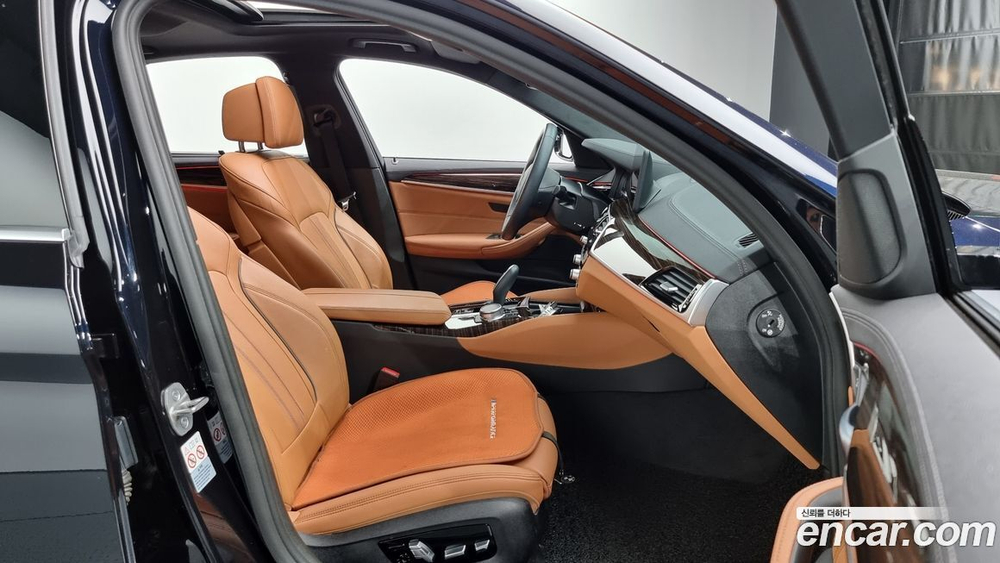 BMW 5 Series (G30) 520i M Sports (02.2022)