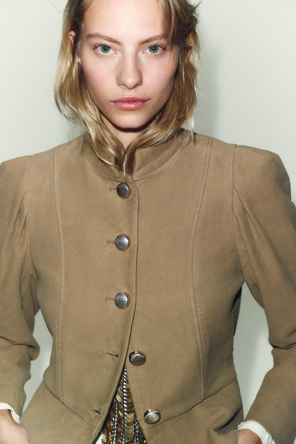 ZARA БЛЕЙЗЕР ИЗ ИСКУССТВЕННОЙ ЗАМШИ С ОБЪЕМНЫМИ ПЛЕЧАМИ, РЫЖЕВАТО-КОРИЧНЕВЫЙ