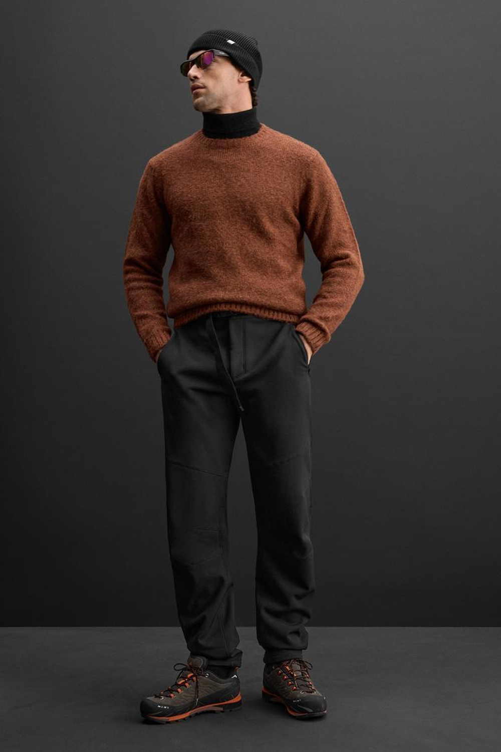 ZARA БРЮКИ ИЗ ВЫСОКОТЕХНОЛОГИЧНОЙ ТКАНИ С РЕМНЕМ, ЧЕРНЫЙ