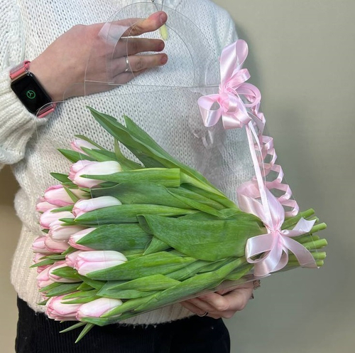 25 розовых тюльпанов в сумочке