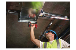 Аккумуляторная дрель-шуруповерт Milwaukee M18 BDD-0 4933443530