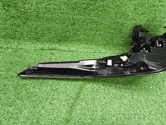 Фонарь правый внешний Zeekr 001 (2021-н.в.)