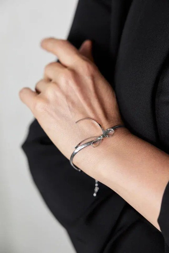 Браслет бант на плоской серебряной цепочке