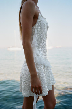 ZARA КОРОТКОЕ ПЛАТЬЕ С ПАЙЕТКАМИ, БЕЛЫЙ