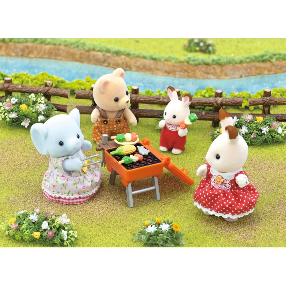 Sylvanian Families - Набор для пикника "Семья слонов" с фигуркой 5640 / артикул   5640  / GTIN 5054131056400