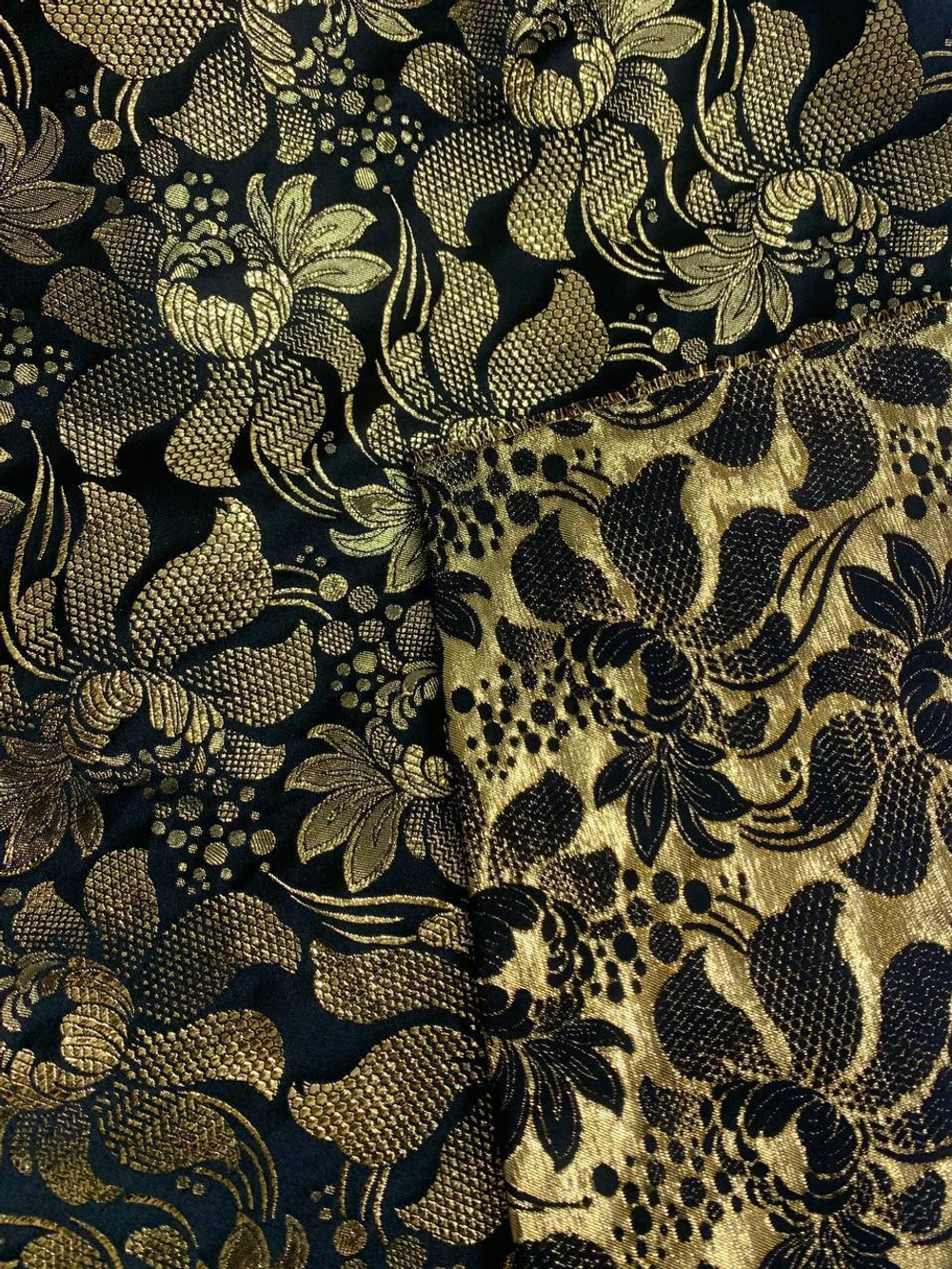 Костюмная жаккард, черный, люрекс золото LR