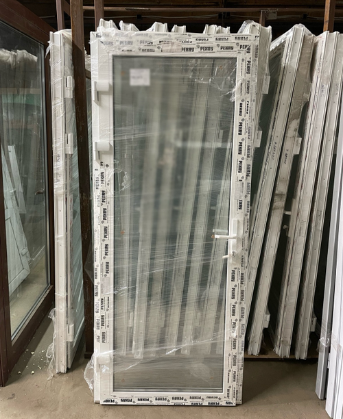 Пластиковая дверь 204(в) х 96(ш) лев РЕХАУ новая