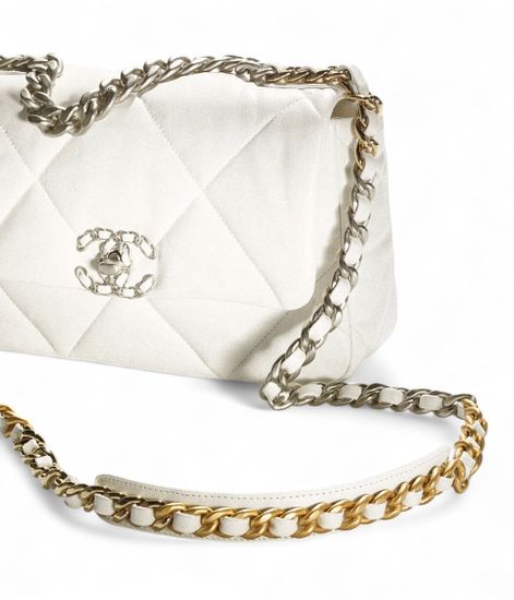 Сумка Chanel 19