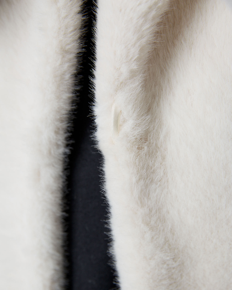 Шуба из искусственного меха норки молочный