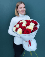 Красные и белые розы,25шт(00433)