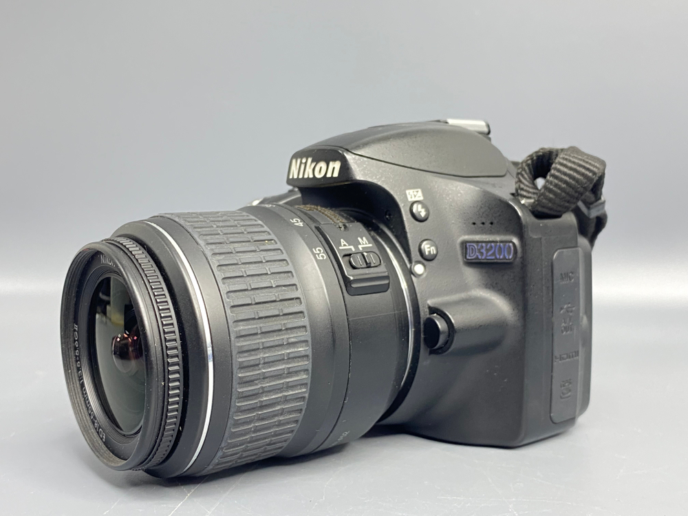 Nikon D3200 kit 18-55mm 16.000 кадров