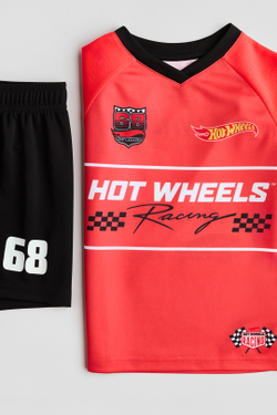 H&M Комплект из футболки и шорт с принтом, красный