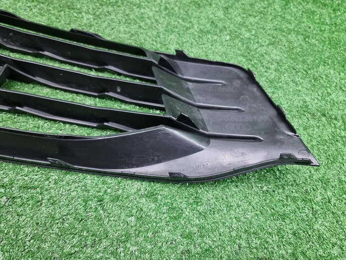 Решетка переднего бампера левая Audi Q7 2 (19-24)