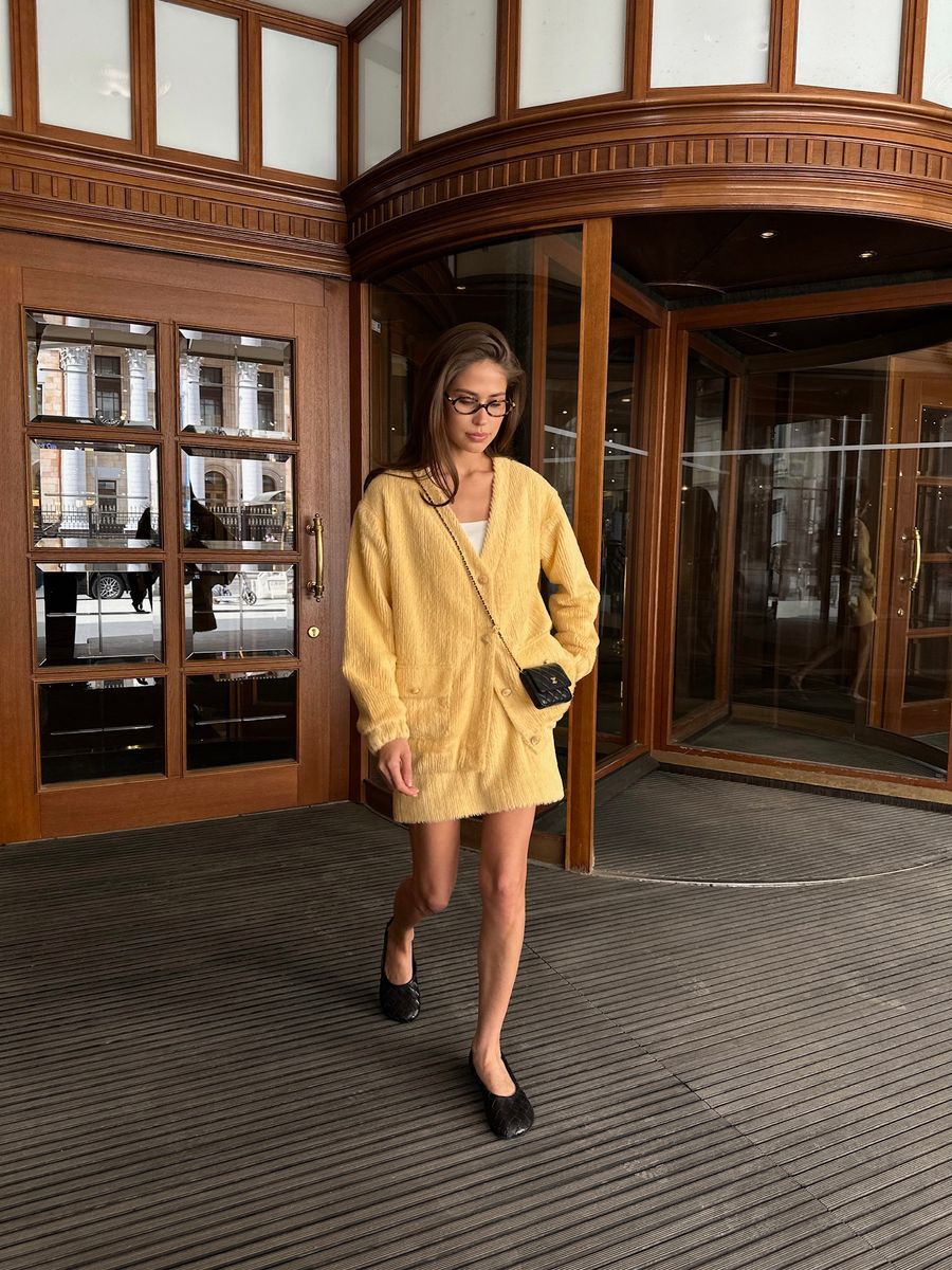 Юбка из трикотажа с ворсом мини желтая