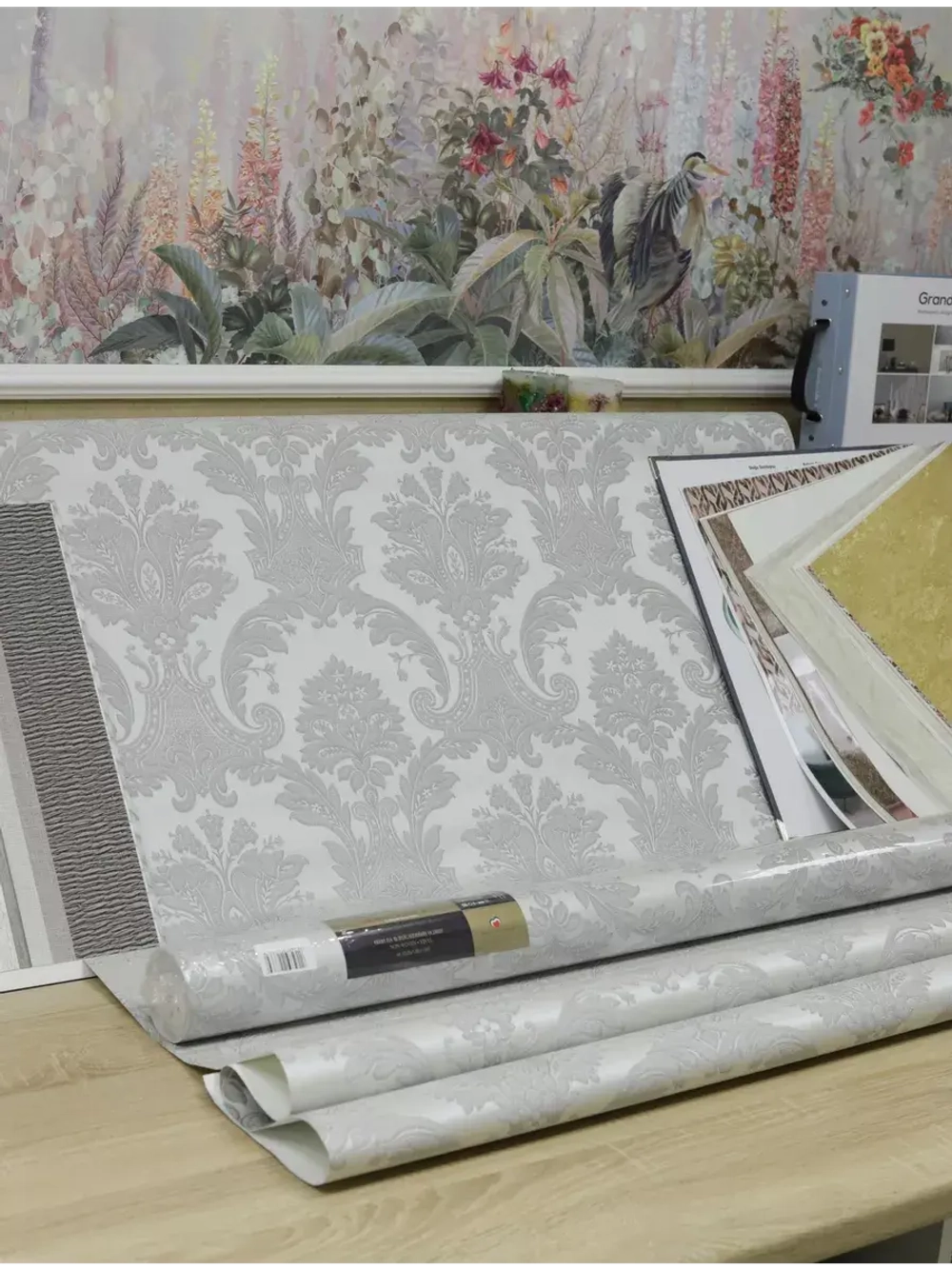 Обои флизелиновые R 22733 Azzurra Fipar