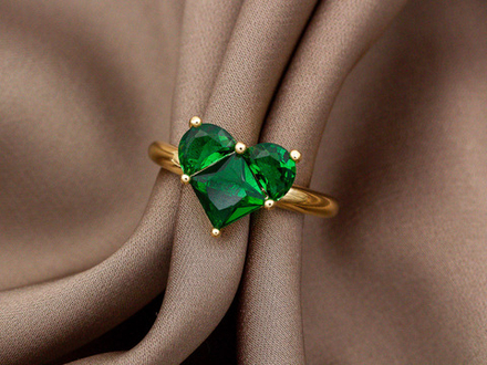 Кольцо Сердце с зелеными кристаллами small