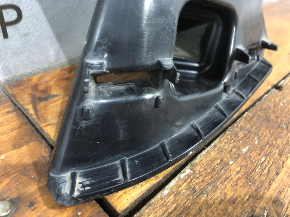 Кронштейн решетки радиатора Polo 6 20-нв Б/У Оригинал 6N5807985