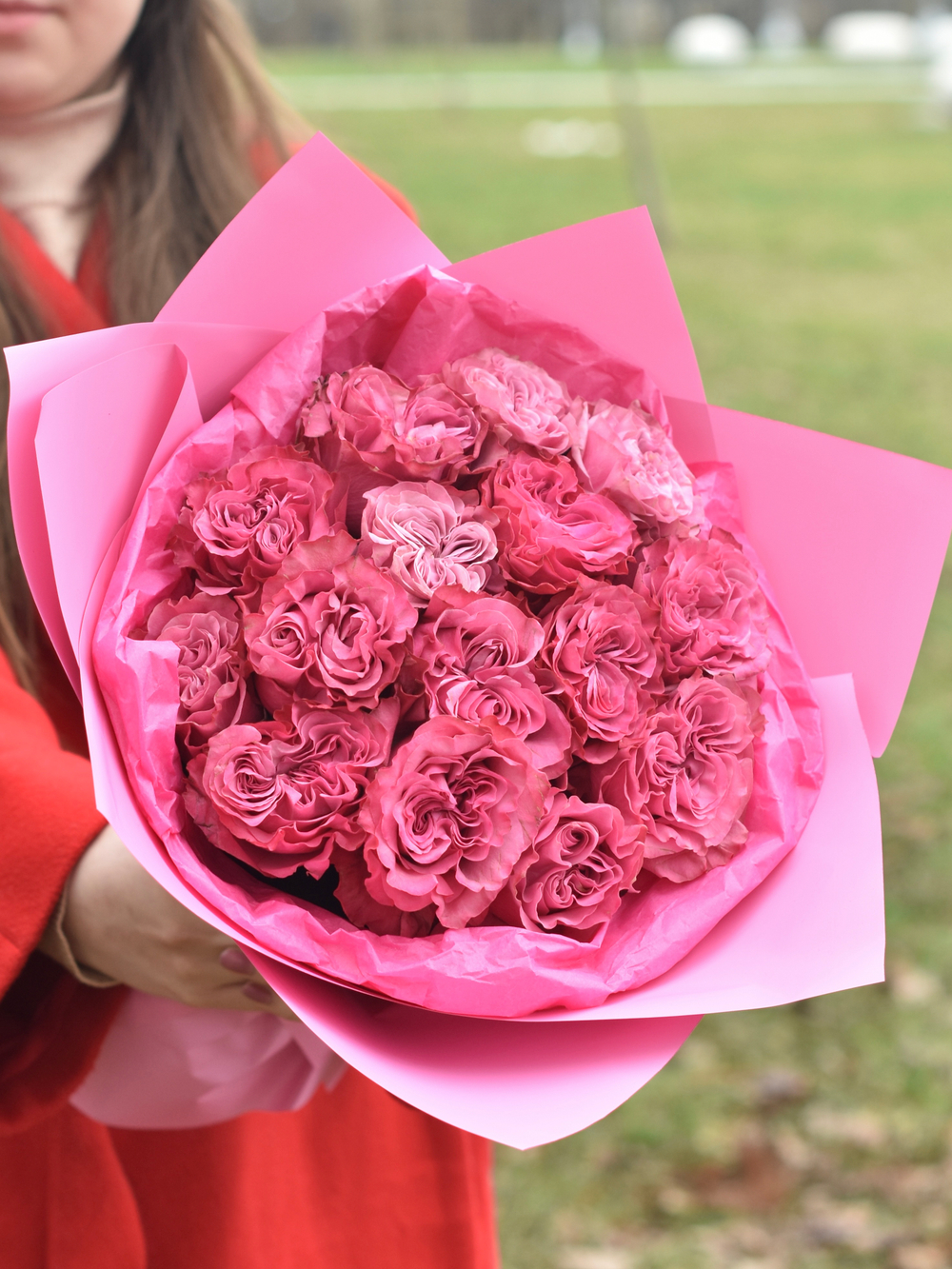 Букет из пионовидных роз Кантри Блу