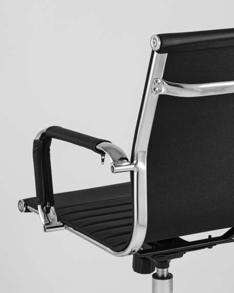 TopChairs City S офисное черное в обивке из экокожи, механизм регулирования по высоте и качания