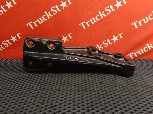 Кронштейн усилителя переднего бампера 2020г.