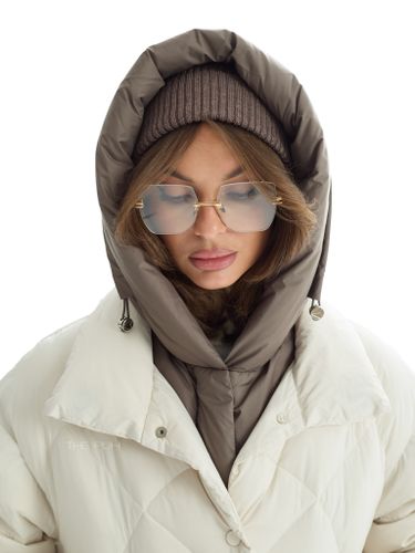 Женский бело-коричневый многослойный пуховик