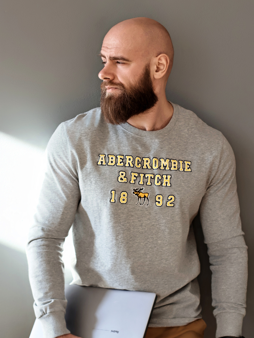 Лонгслив Abercrombie & Fitch ABL39