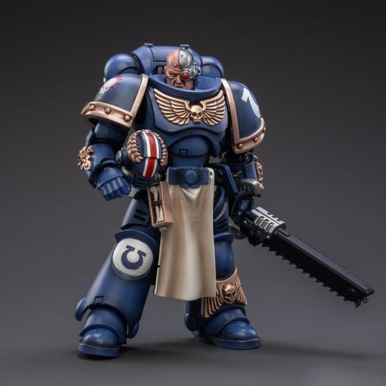 Фигурка Warhammer 40K Ultramarines Primaris Lieutenant Horatius 1:18