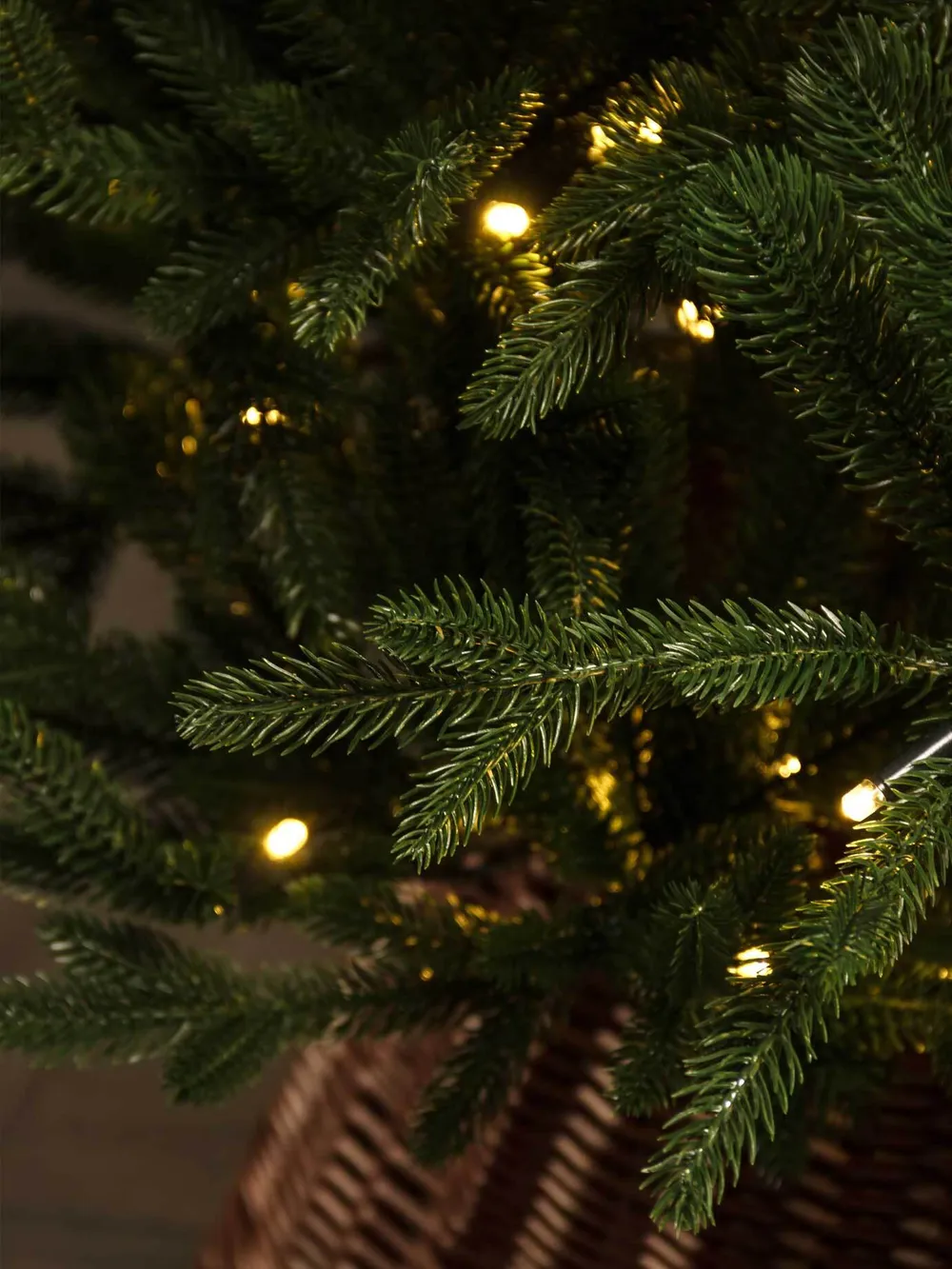 Елка с гирляндой встроенной «Эльга» (Литая хвоя) от 1,5 м до 3 м