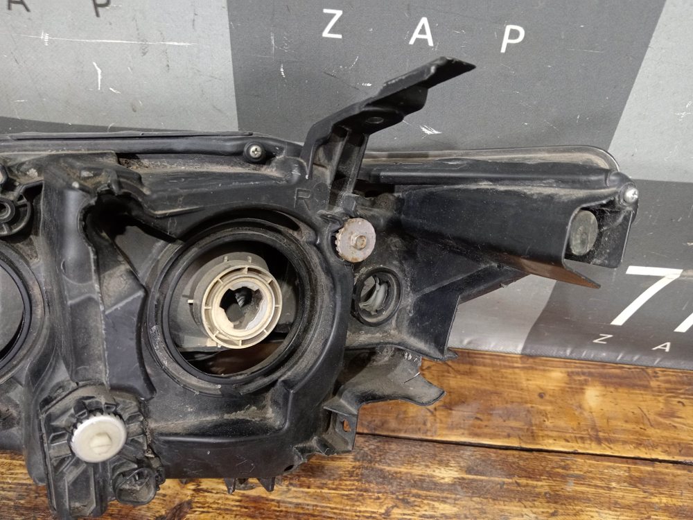 Фара правая галоген Toyota Camry (XV50) 11-14 Б/У Оригинал 8113033841