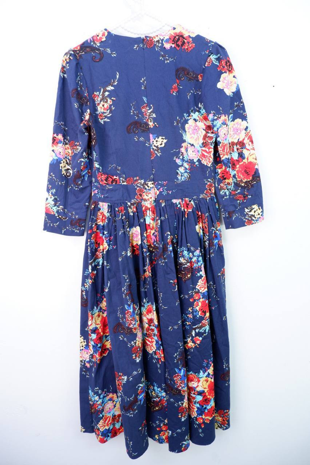 Платье D&M свободное и яркое, маркировка S, визуально на 44 размер