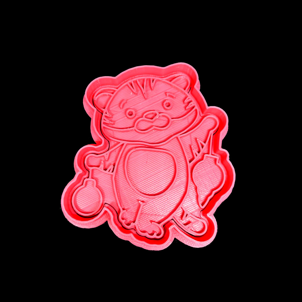 Вырубка пластиковая штамп Тигр с елочной игрушкой (10 см)