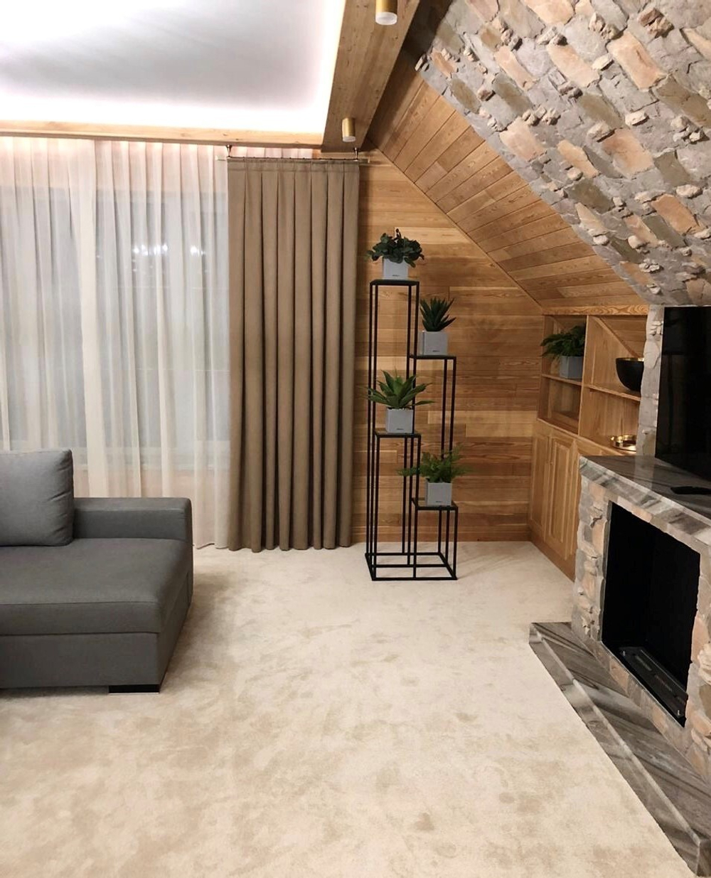 Озеленение искусственными растениями частного интерьера г.Армавир