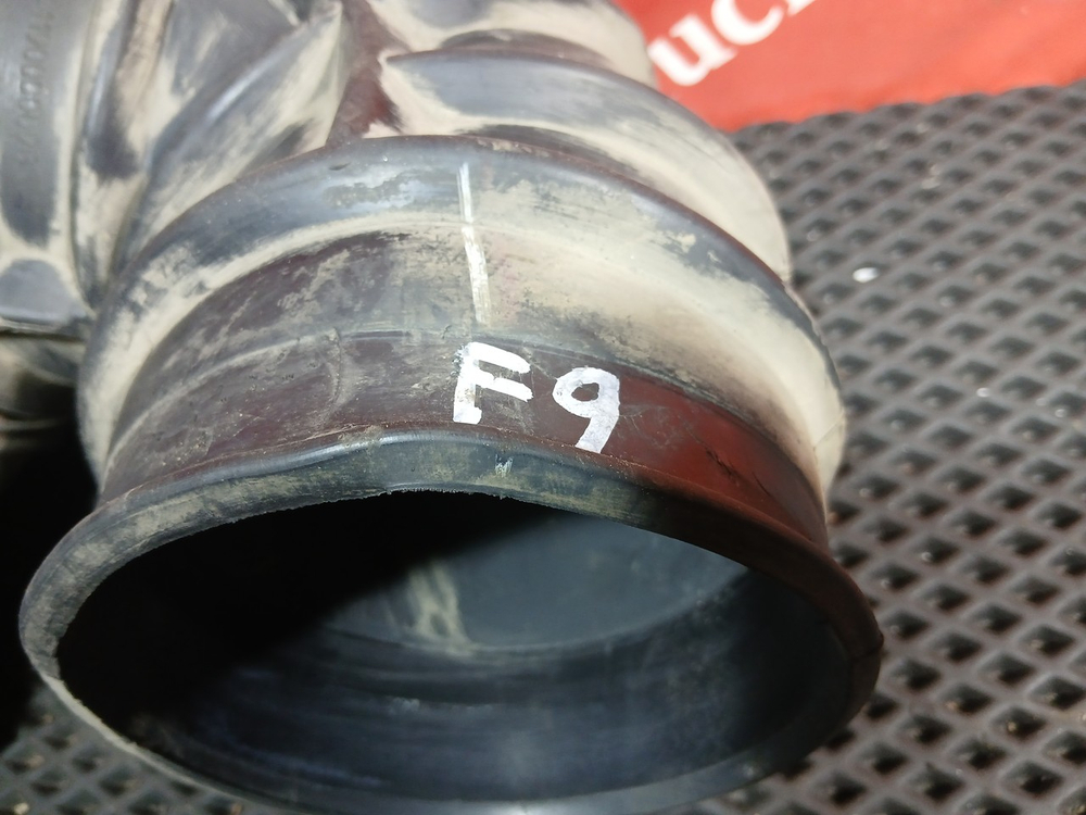 Патрубок воздушного фильтра