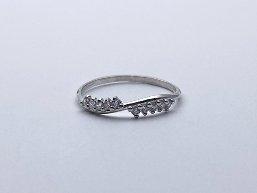 Кольцо из серебра/Частичное чернение/С камнями