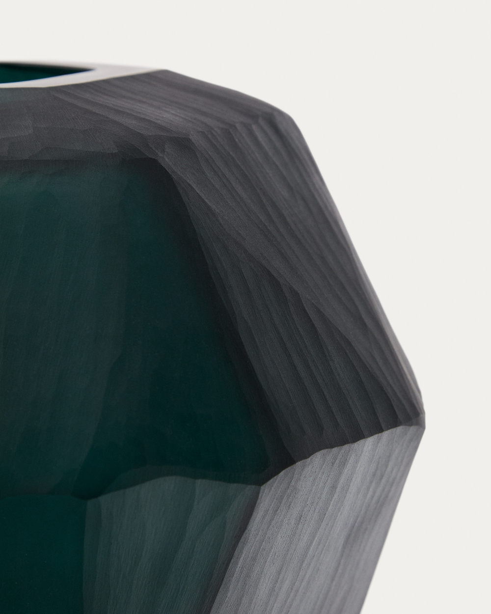 Ваза Geonix из зеленого стекла 22 см